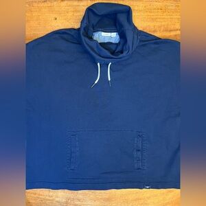 LLBean Women’s Kangaroo Pocket Short Sleeve Sweater Size L-XL